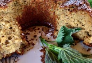 babka jogurtowa z pokrzywą